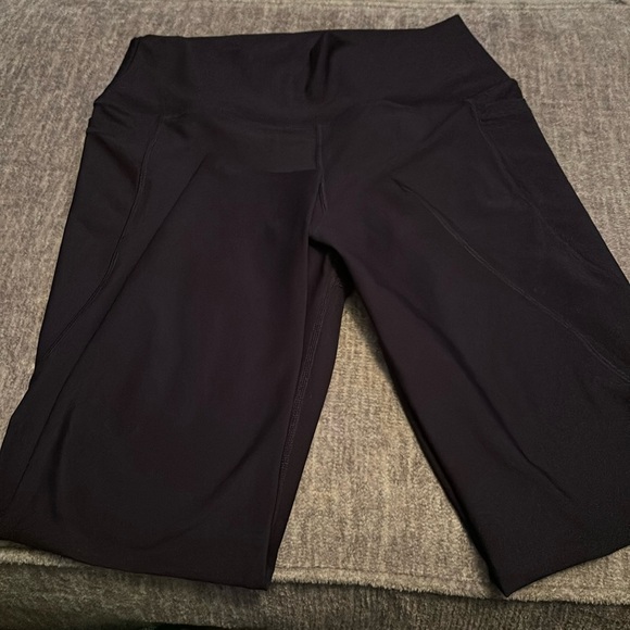 Never worn navy leggings 🌸bundle with other items and save!! - Picture 1 of 3